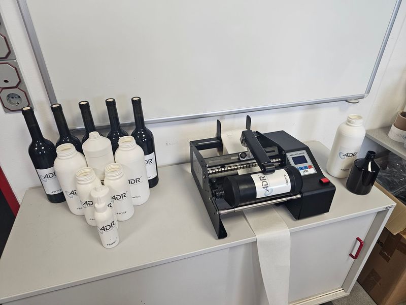 Semi-Automatic Bottle Labeller