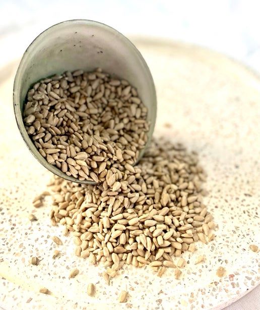 008 Sunflower Seeds (per kg)