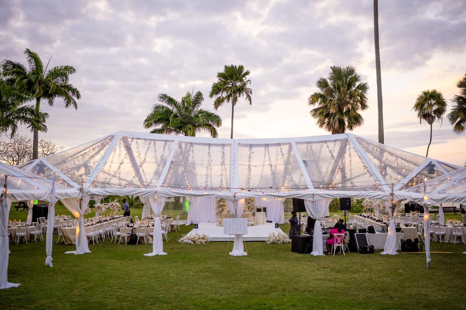 40 x 60 Clear Top Tent