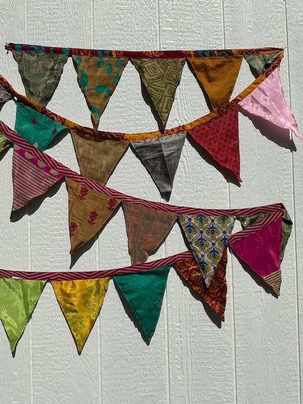 Sari Bunting
