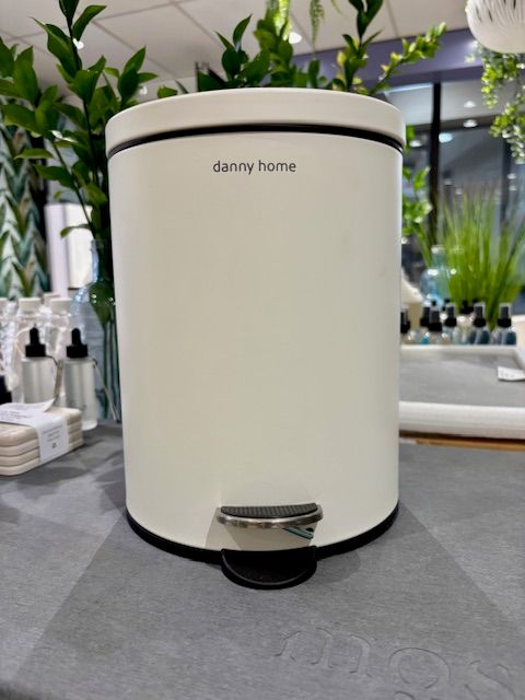 Dustbin small - 265x200