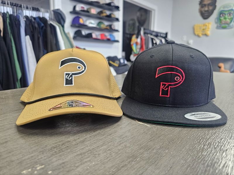 SNAPBACK Embroidered P logo