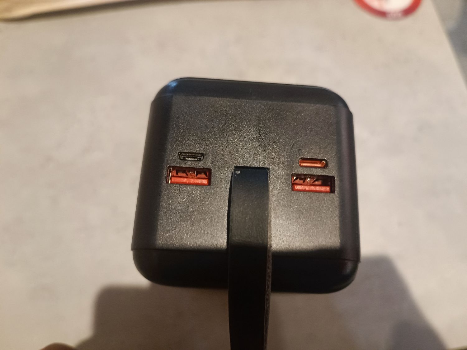 Power Bank ad altissima capacità da 60.000 mAh - Ricarica rapida da 22,5 W con torcia LED e display digitale