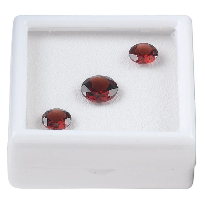 Garnet ,  faceted round gem natural 8mm / 10mm