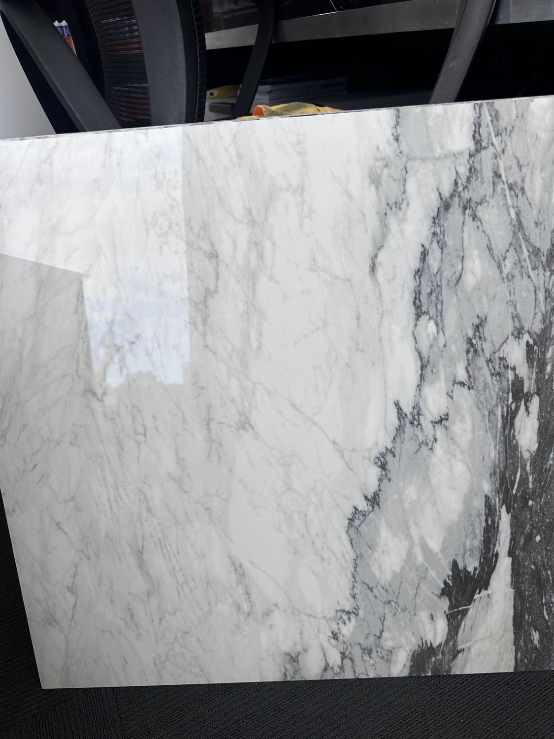AMAZING TILES DARK GREY GLOSS CLOUD 600X600