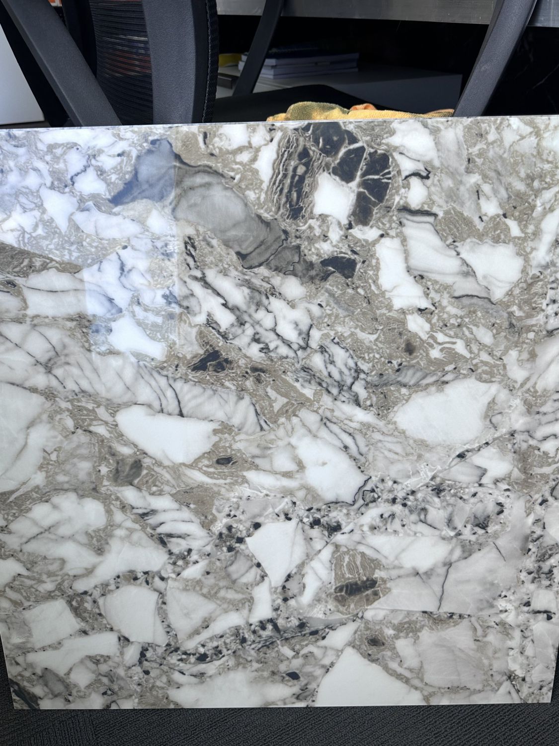 AMAZING TILES ITALINO GLOSS 600X600MM
