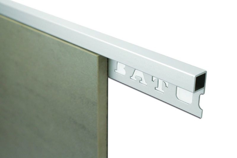 Project Mosaic Corner Angle 8mm x 3m - B/Silver Withe Protective Film
