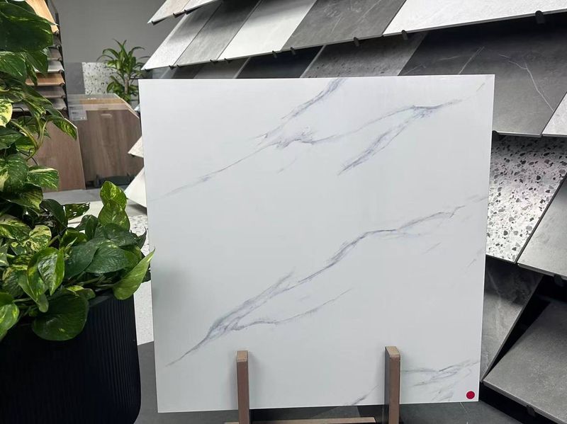 Carrara white with soft Grey Marble Veins 600x600