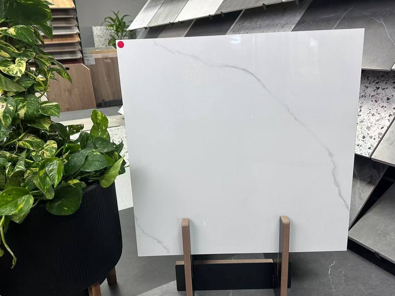 Carrara white with Light Line Grey Marble Veins 600x600