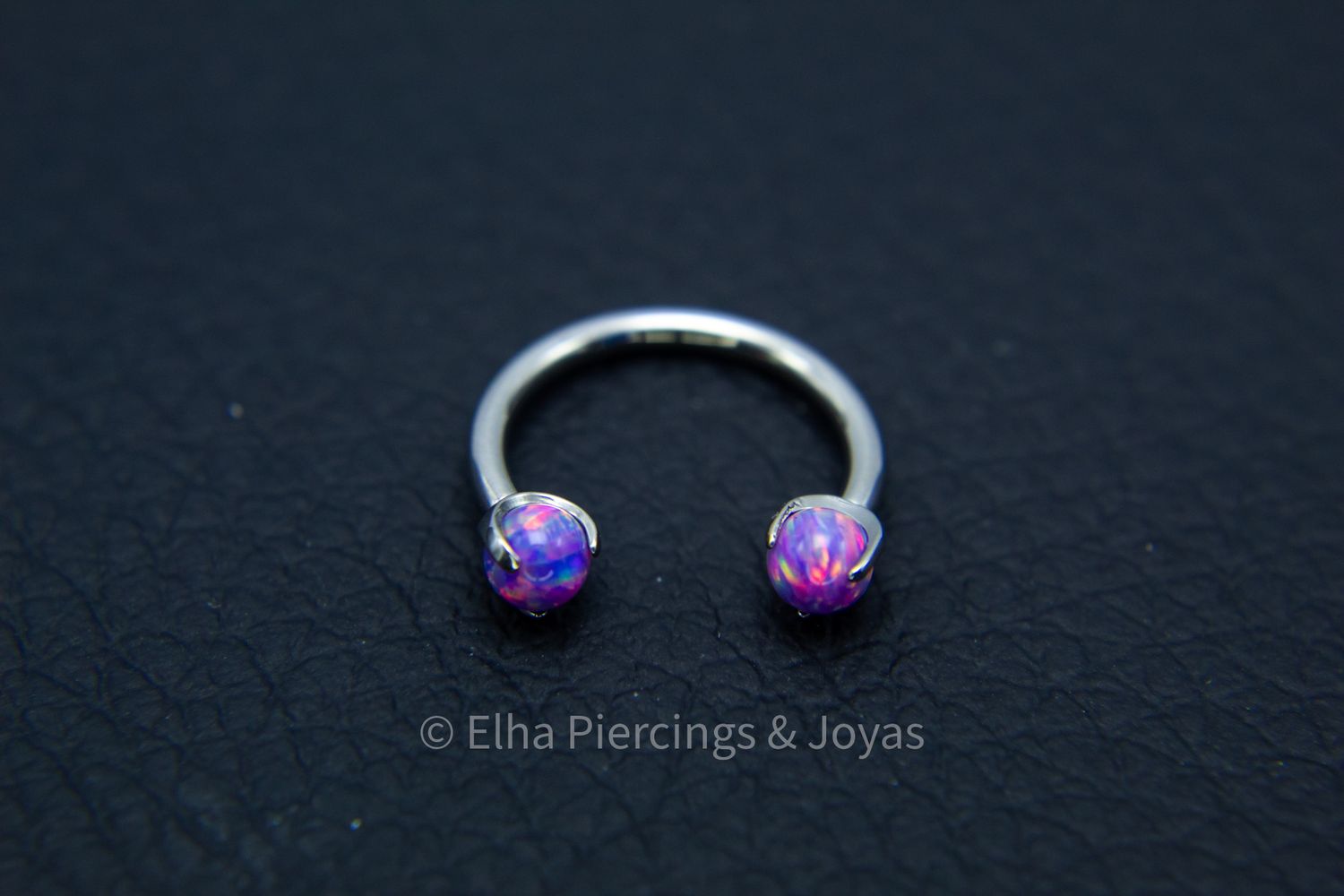 Argollas herradura con bolas de ópalo Morado engarzado