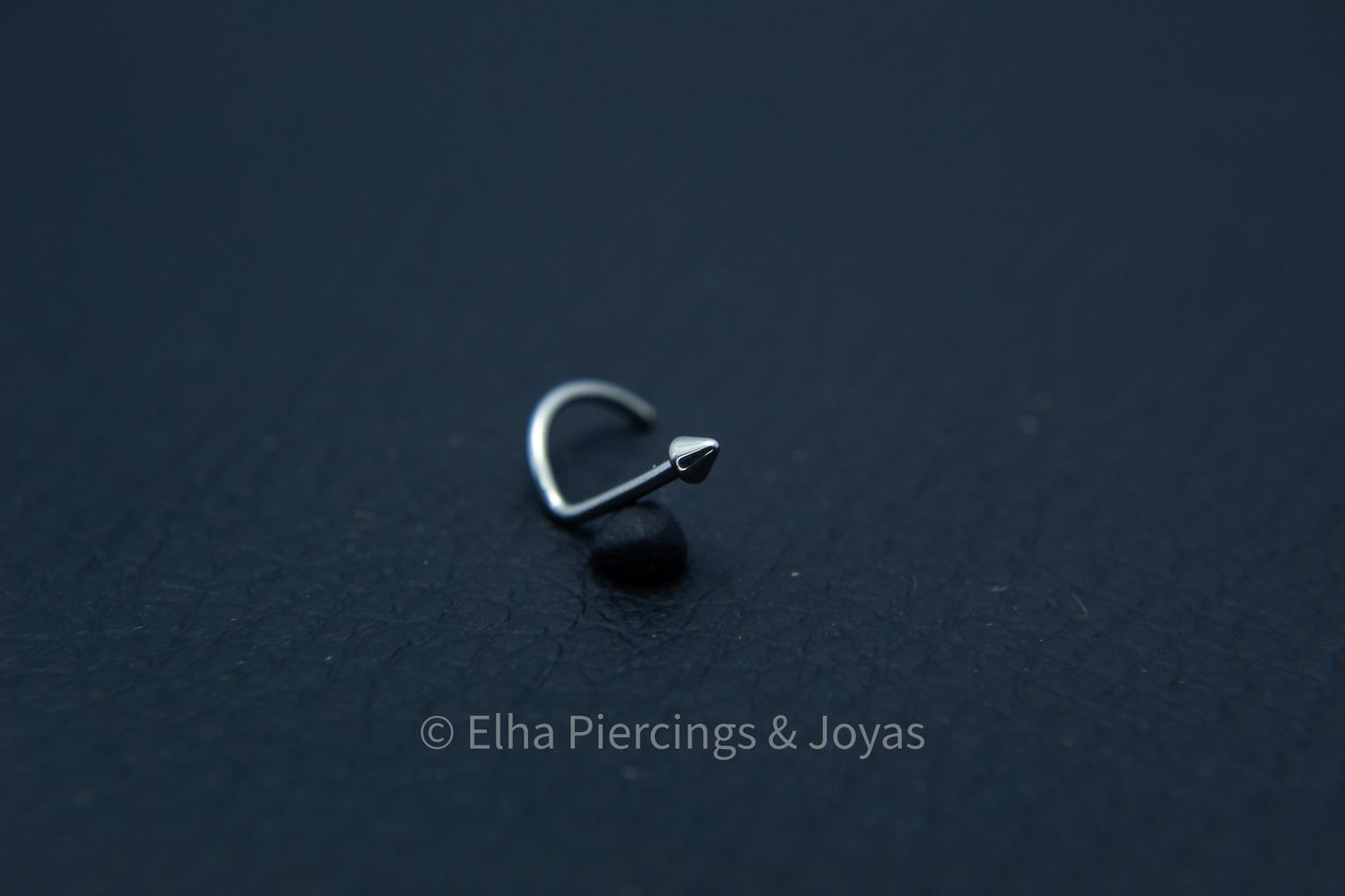 Nostril pua doblado en C