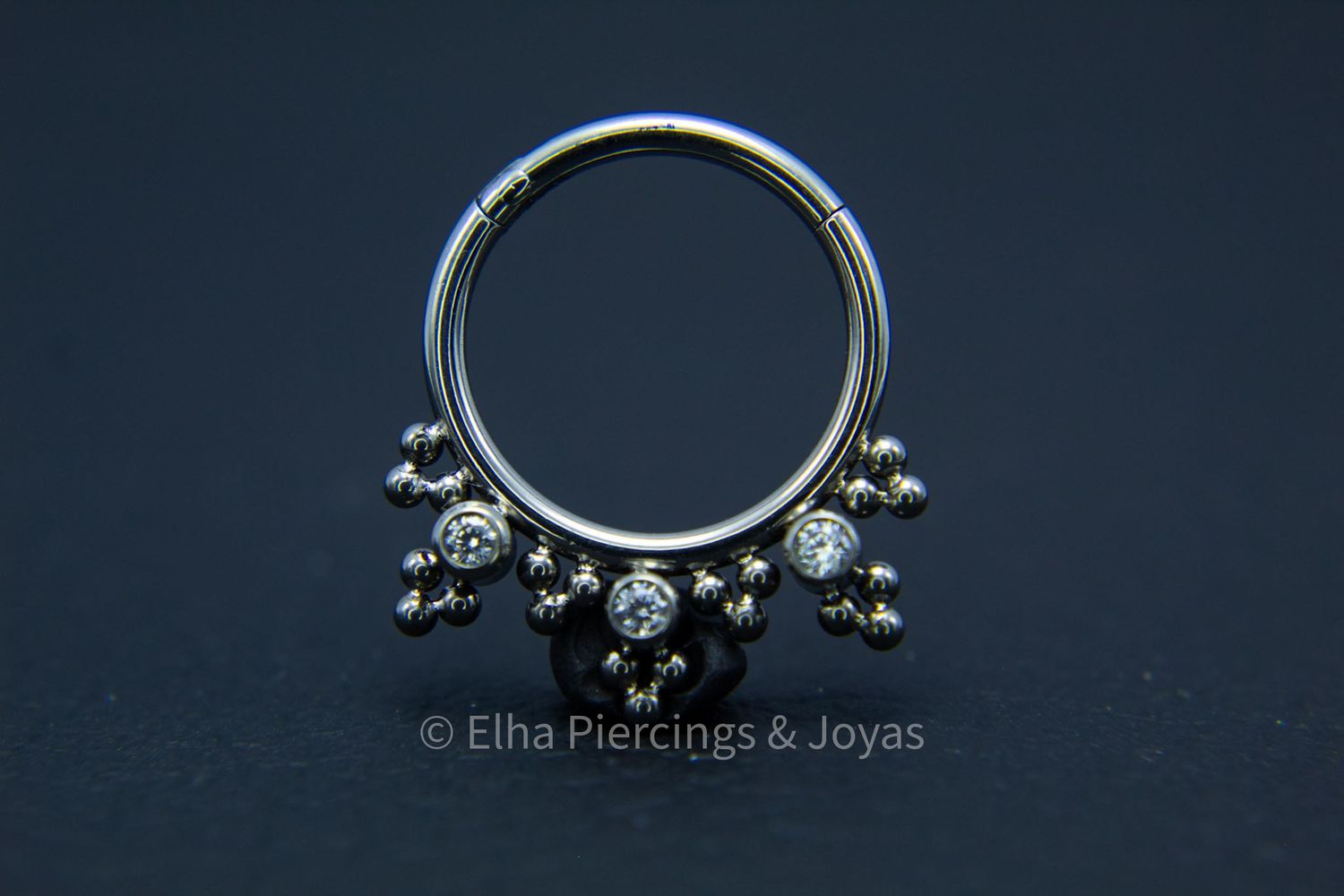 Argolla 3 cristales de zirconia con bolitas