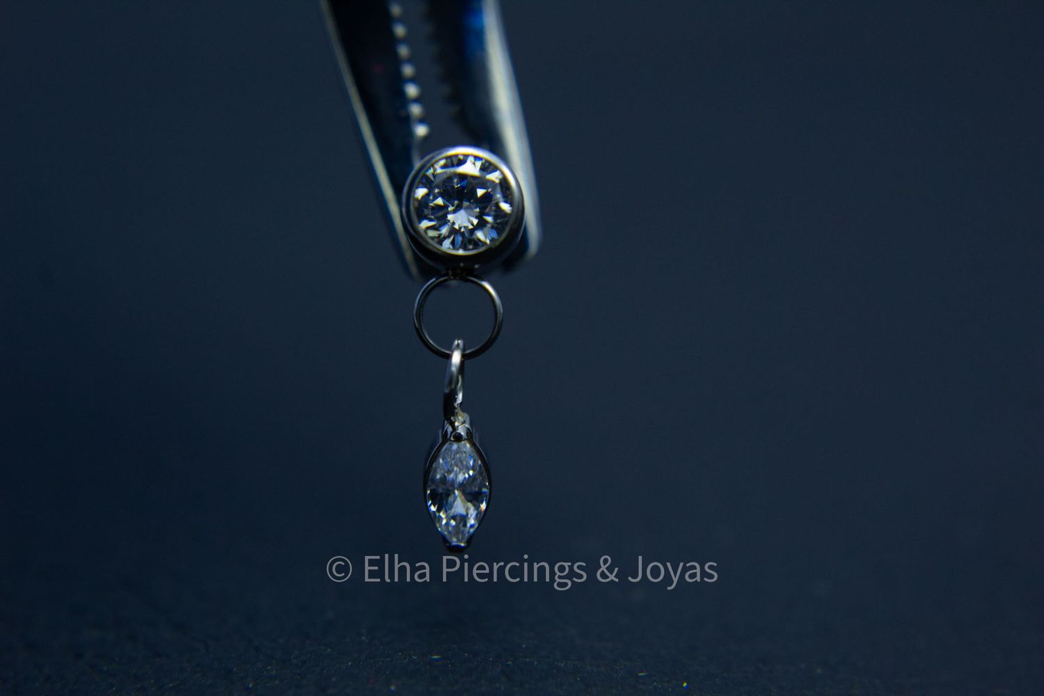 Cristal de zirconia redondo con colgante cristal marquise