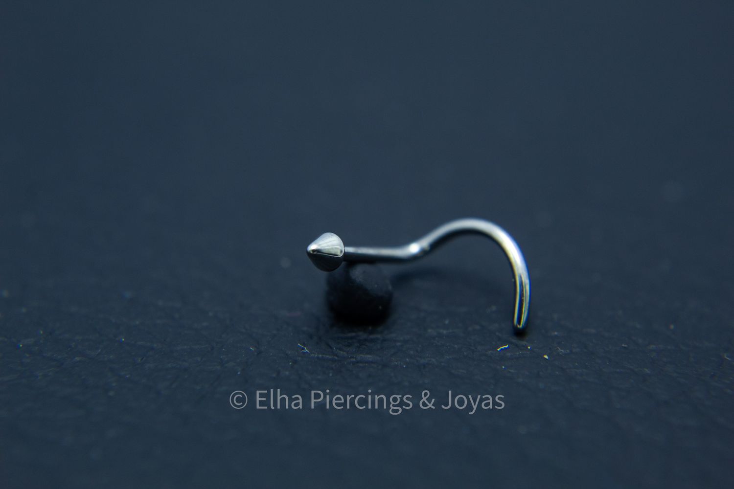 Nostril pua doblado en C