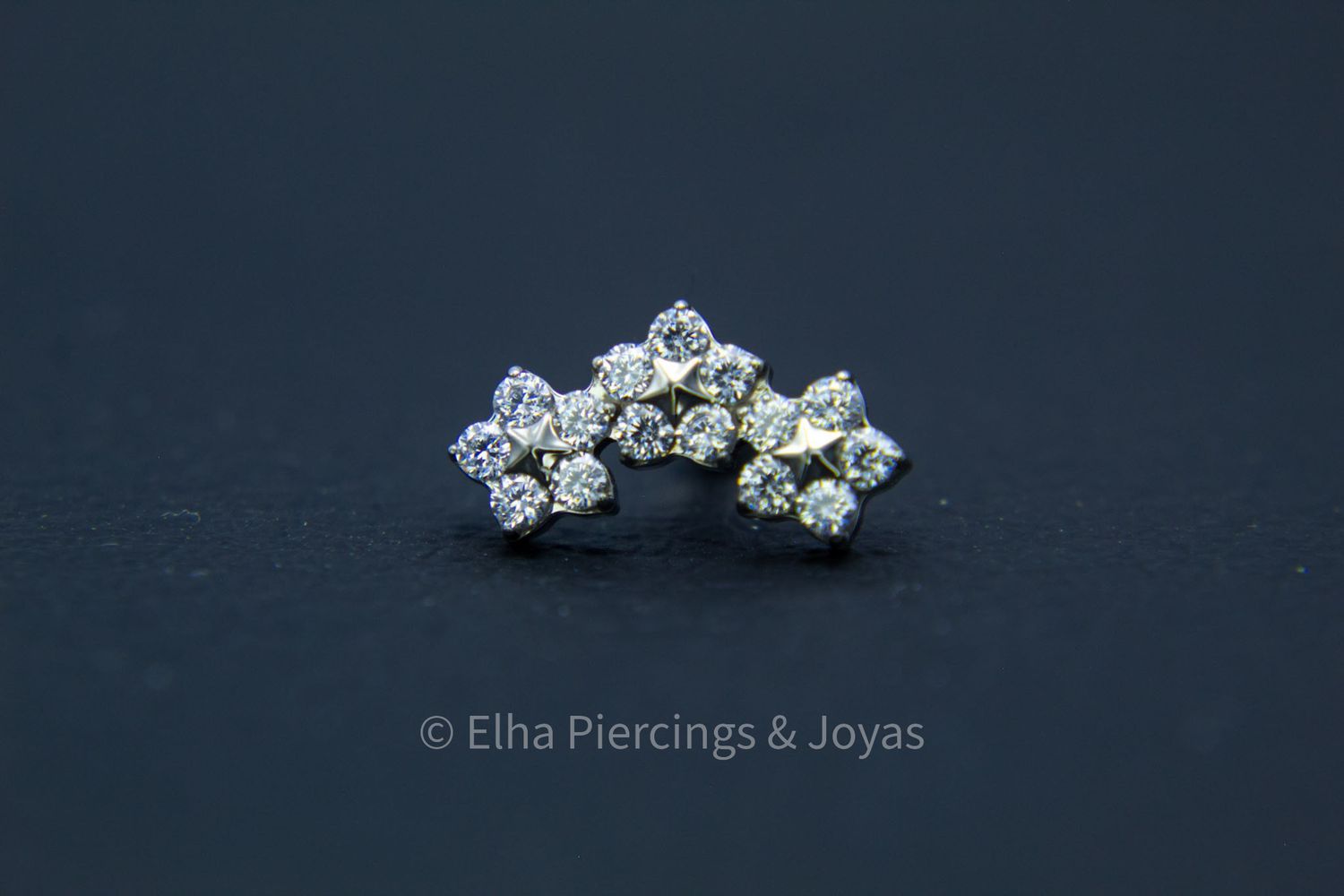 Secuencia de 3 flores de cristales de zirconia