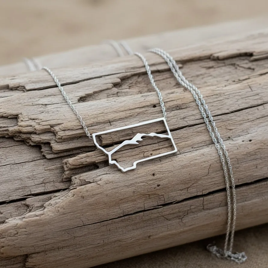 Montana Outline Necklace