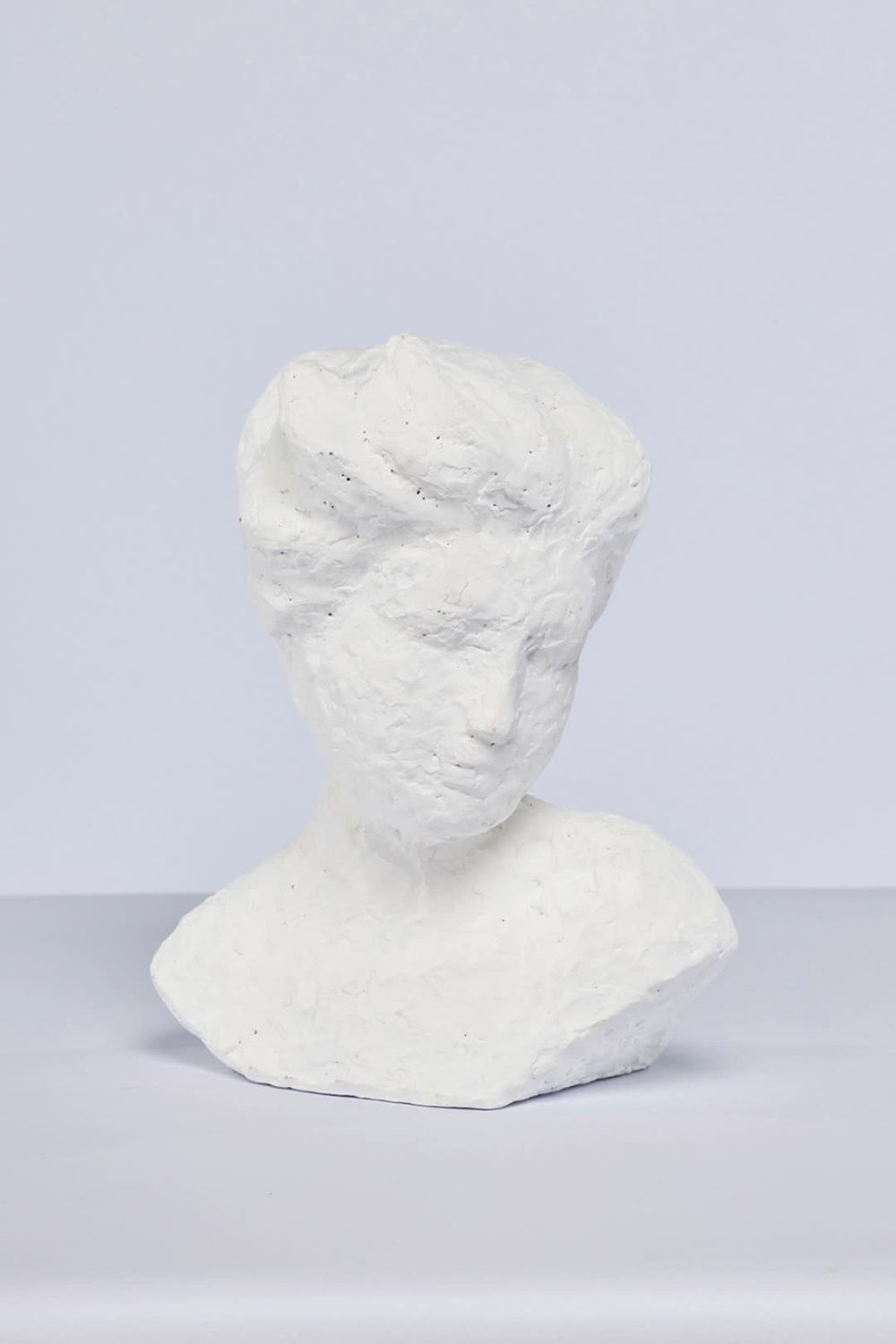 Statue Woman Cement - 21x16.5x25.5cm