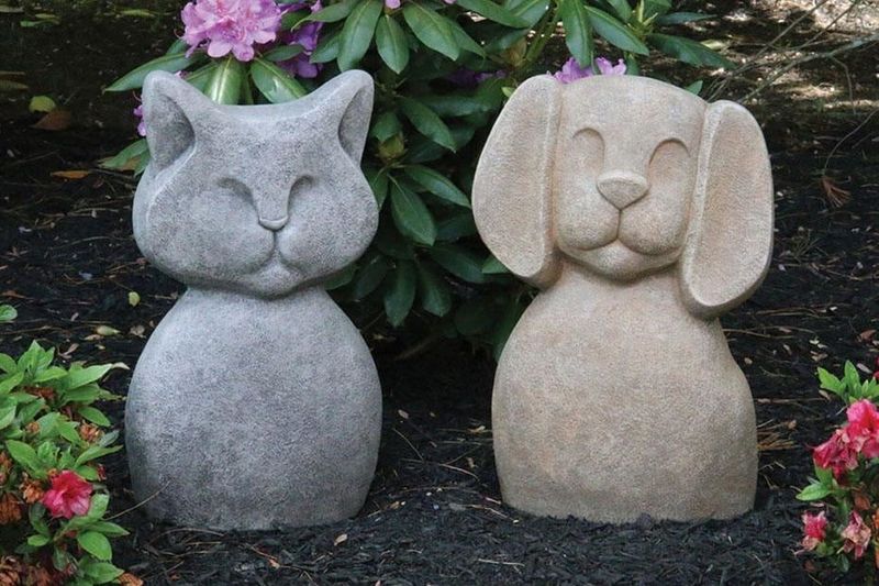Garden Statue - 16&quot; Contemporary Dog