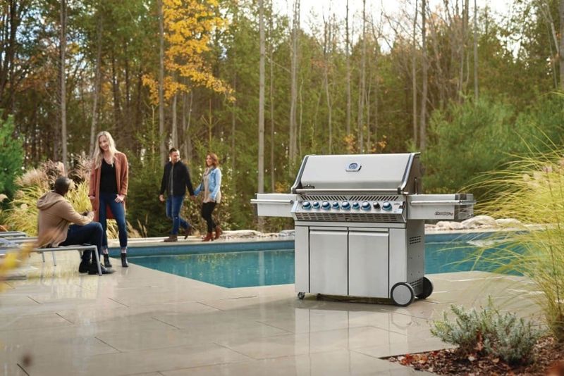 Napoleon - Prestige Pro 665 with Infrared Rear &amp; Side Burner - Natural Gas - Stainless Steel