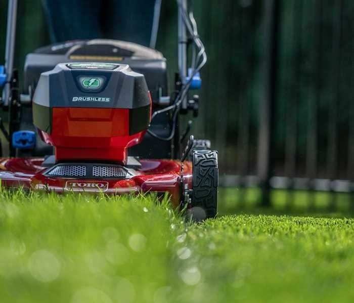 Toro 22" 60V Electric Battery SMARTSTOW® Personal Pace Auto-Drive™ (21466)