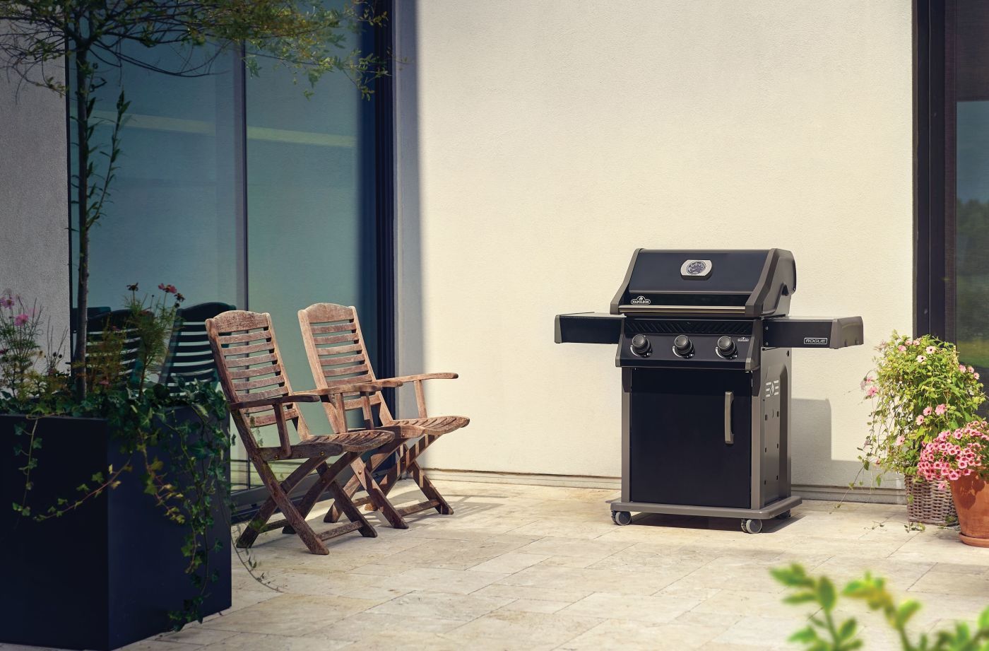 Napoleon - Rogue® 425 Natural Gas Grill - Black