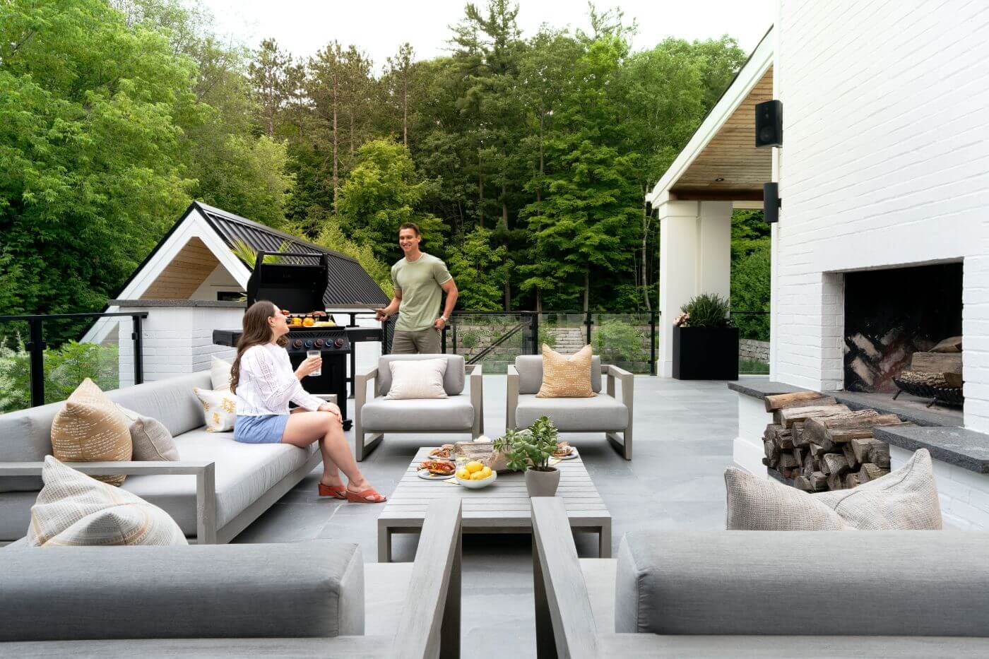 Napoleon - Phantom Rogue® PRO-S 425 Propane Gas Grill with Infrared Side and Rear Burners - Matte Black