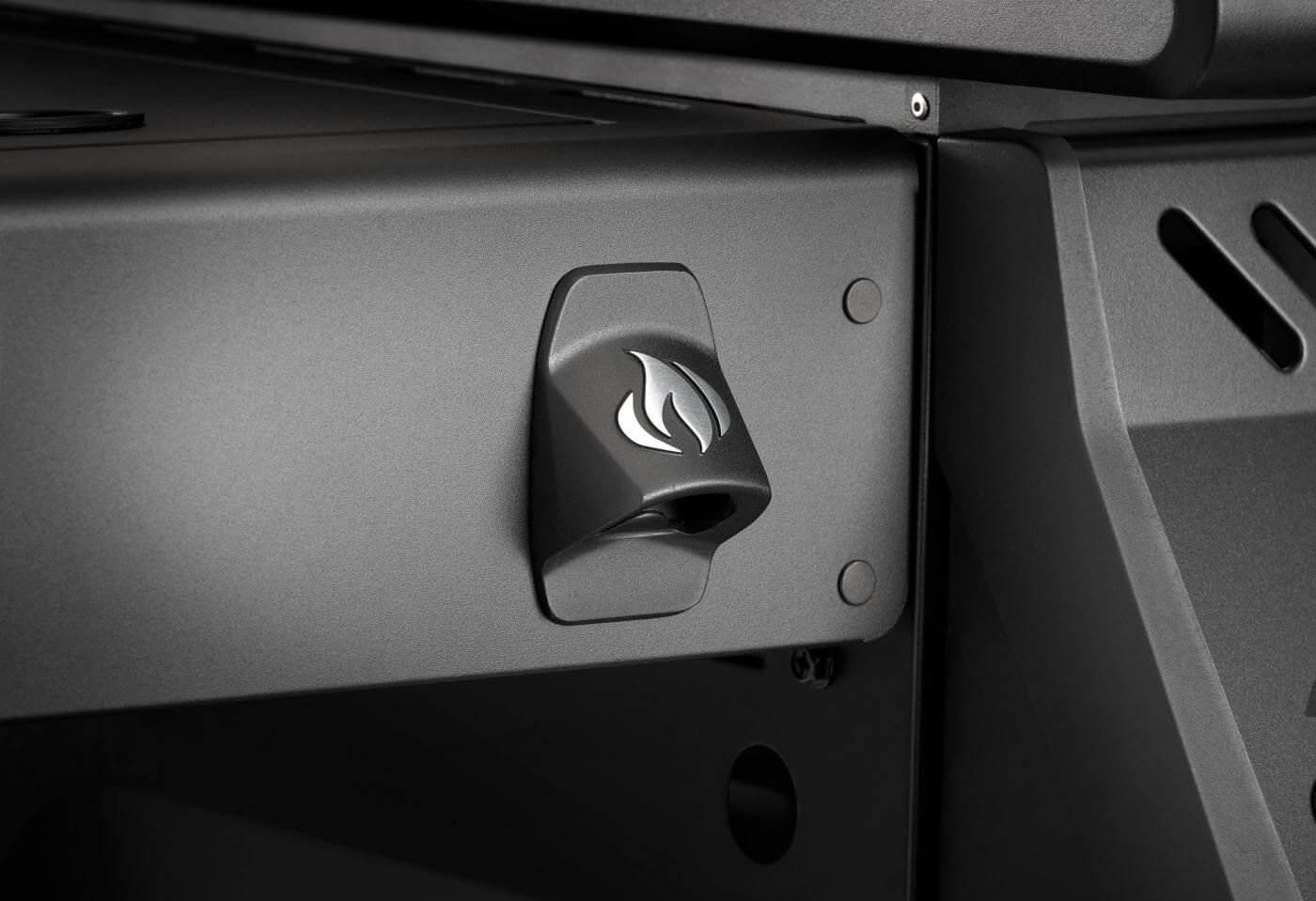 Napoleon - Phantom Rogue Pro 30 Inch Griddle LPG