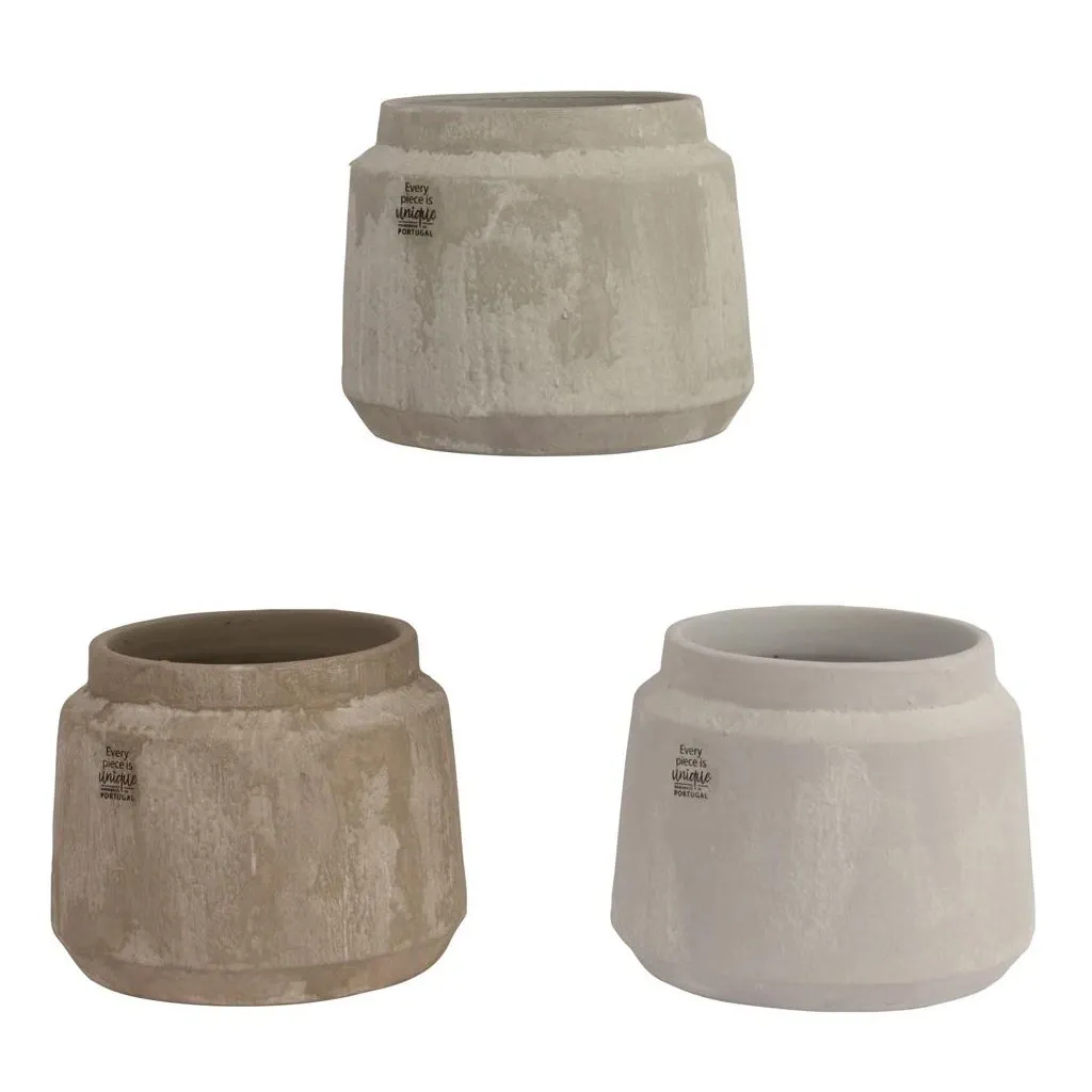 Planter Terracotta Matt 3 Assorted D 18cm x H.14cm Planter Terracotta Matt 3 Assorted D 18cm x H.14cm