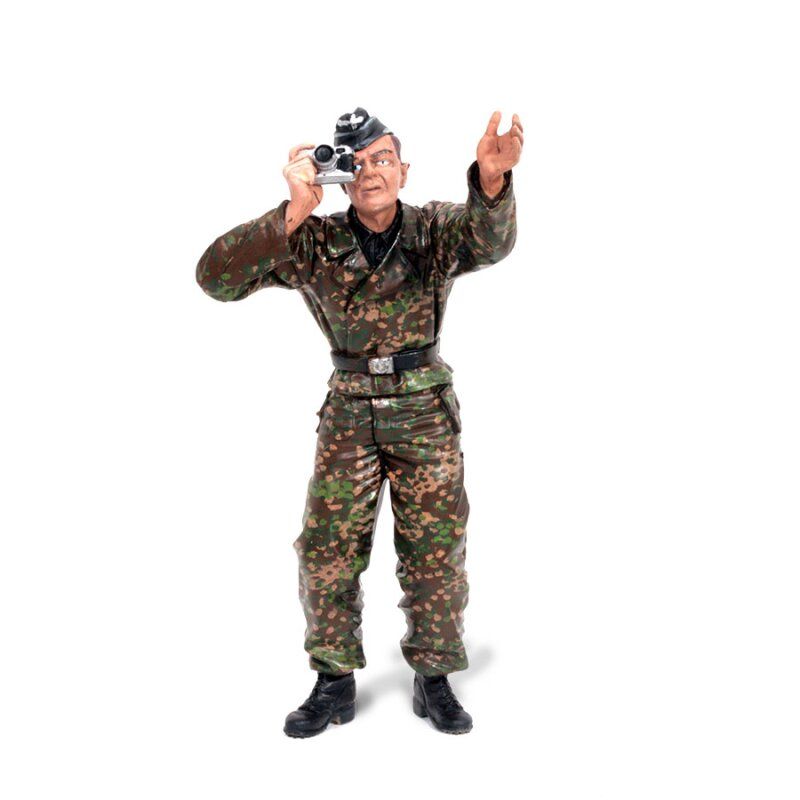 1/16 Figur stehend - Ladeschütze mit Kamera