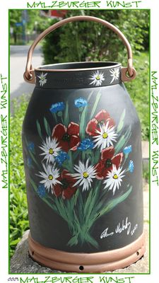 Bemalte Milchkanne mit Blumenmotiv von Th.Malzburg