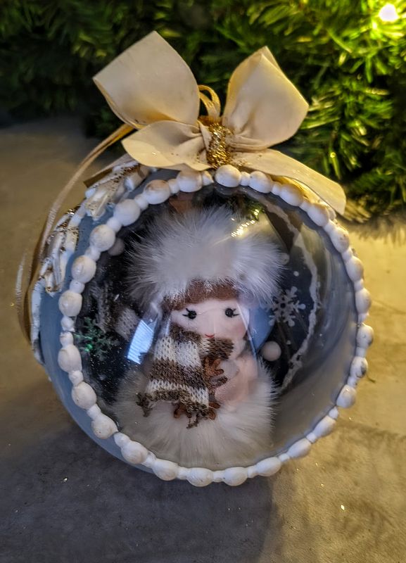 Magiczna Bombka Ręcznie Robiona nr 2 "Lodowa Księżniczka" - Wyjątkowa Pamiątka dla Dziecka Magiczna Bombka Ręcznie Robiona nr 2 "Lodowa Księżniczka" - Wyjątkowa Pamiątka dla Dziecka