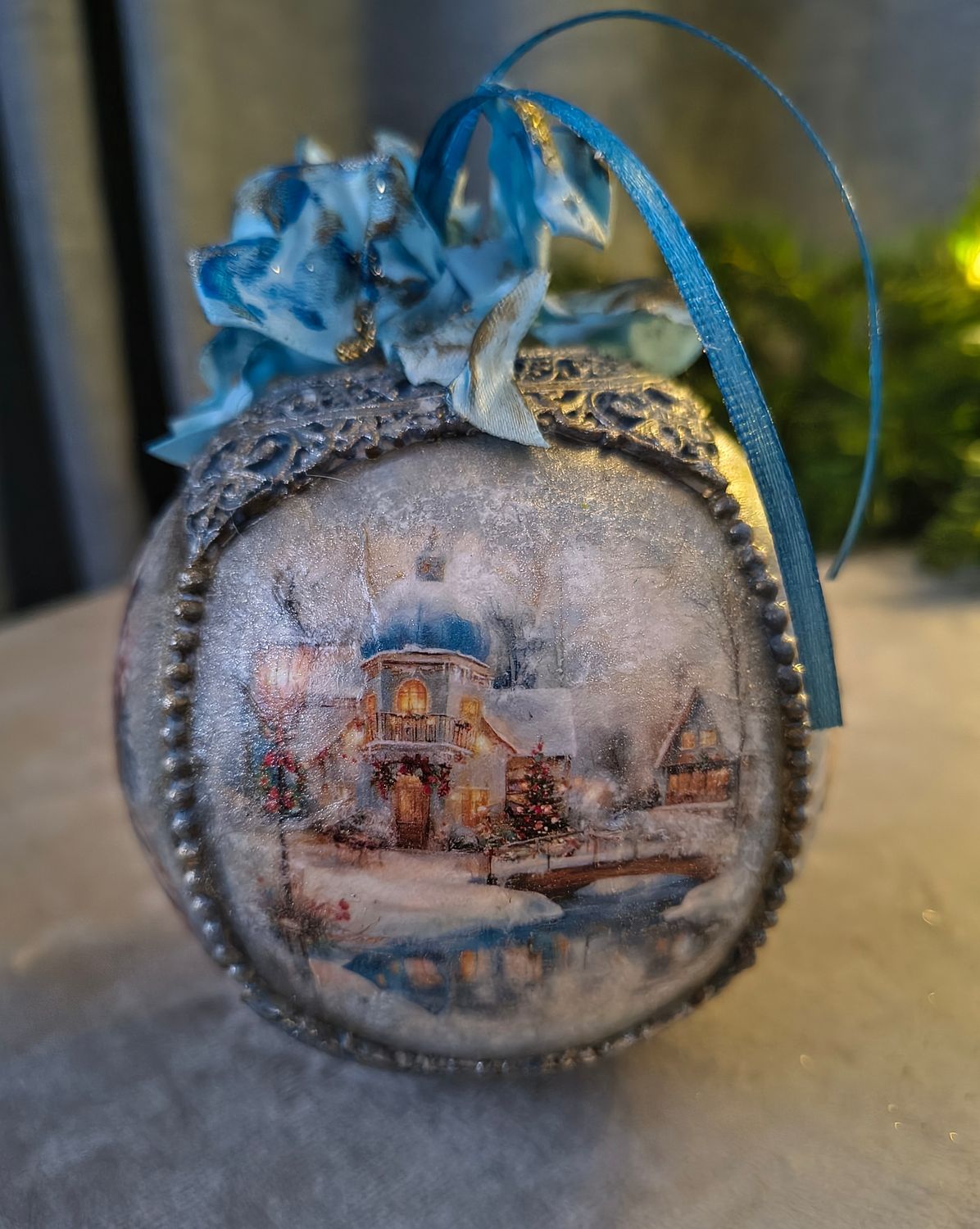 Artystyczna Bombka Ręcznie Robiona nr 1 &quot;Bajkowa Świąteczna Opowieść&quot; - Kula Pełna Magii