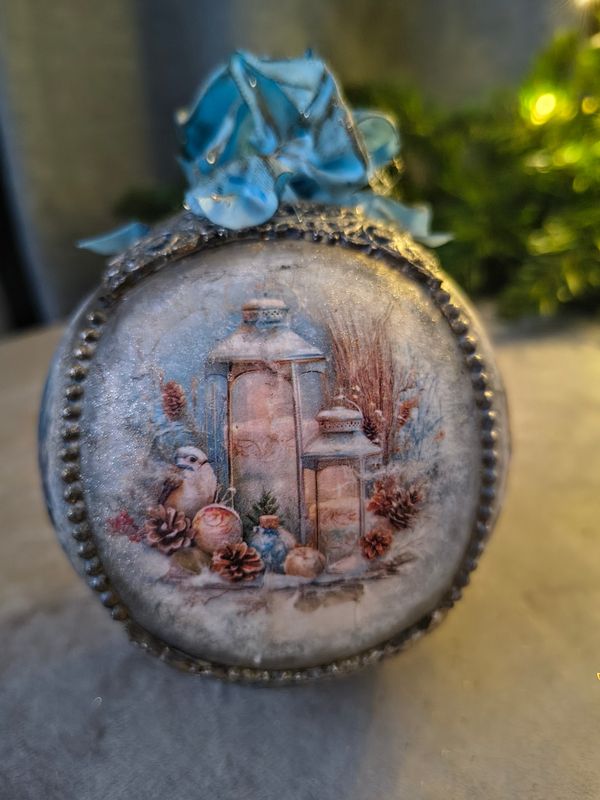 Artystyczna Bombka Ręcznie Robiona nr 3 &quot;Romantyczna Opowieść&quot; - Kula Pełna Ciepła