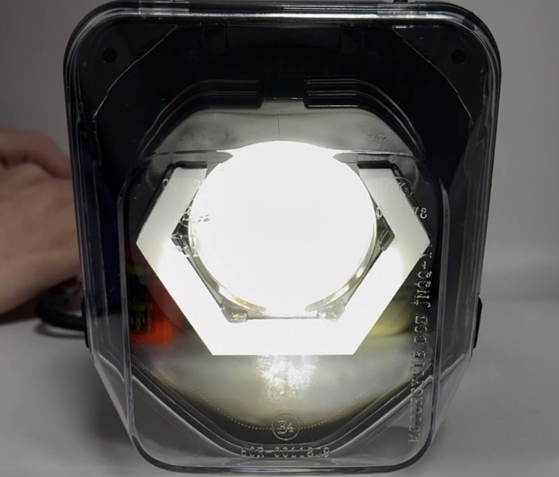 LED-Scheinwerfer Glow Beam RGBW V4 Hexagonal – Passend für Husqvarna Modelle