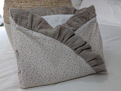 Arullo florecita beige