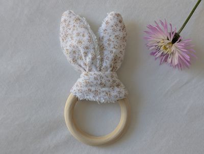 Mordedor florecita beige Mordedor florecita beige