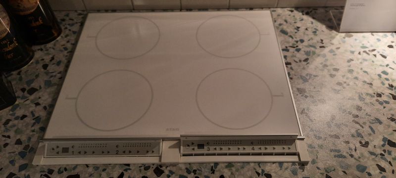 Toestellen: kookplaten: inductiekookplaat Atag HI 250 A wit