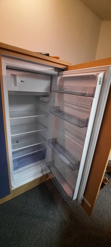 Toestellen: integreerbare koelkast met vriesvak Pelgrim PKVS2122