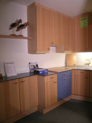 Keuken Bergen beuk fineer met inox/houten grepen