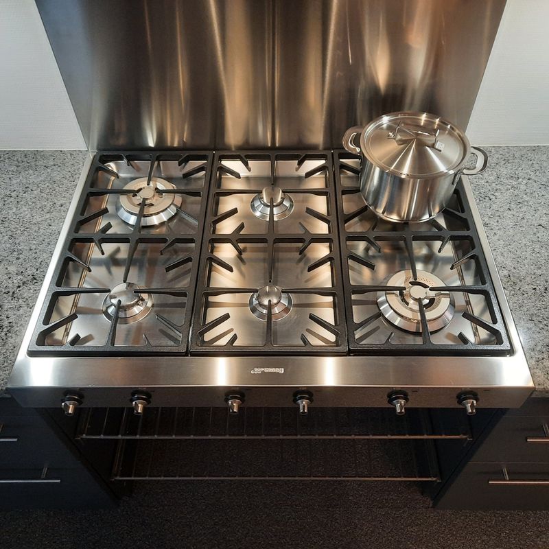 Toestellen: kookplaten: gaskookplaat tussenbouw inox Smeg HB96CSS