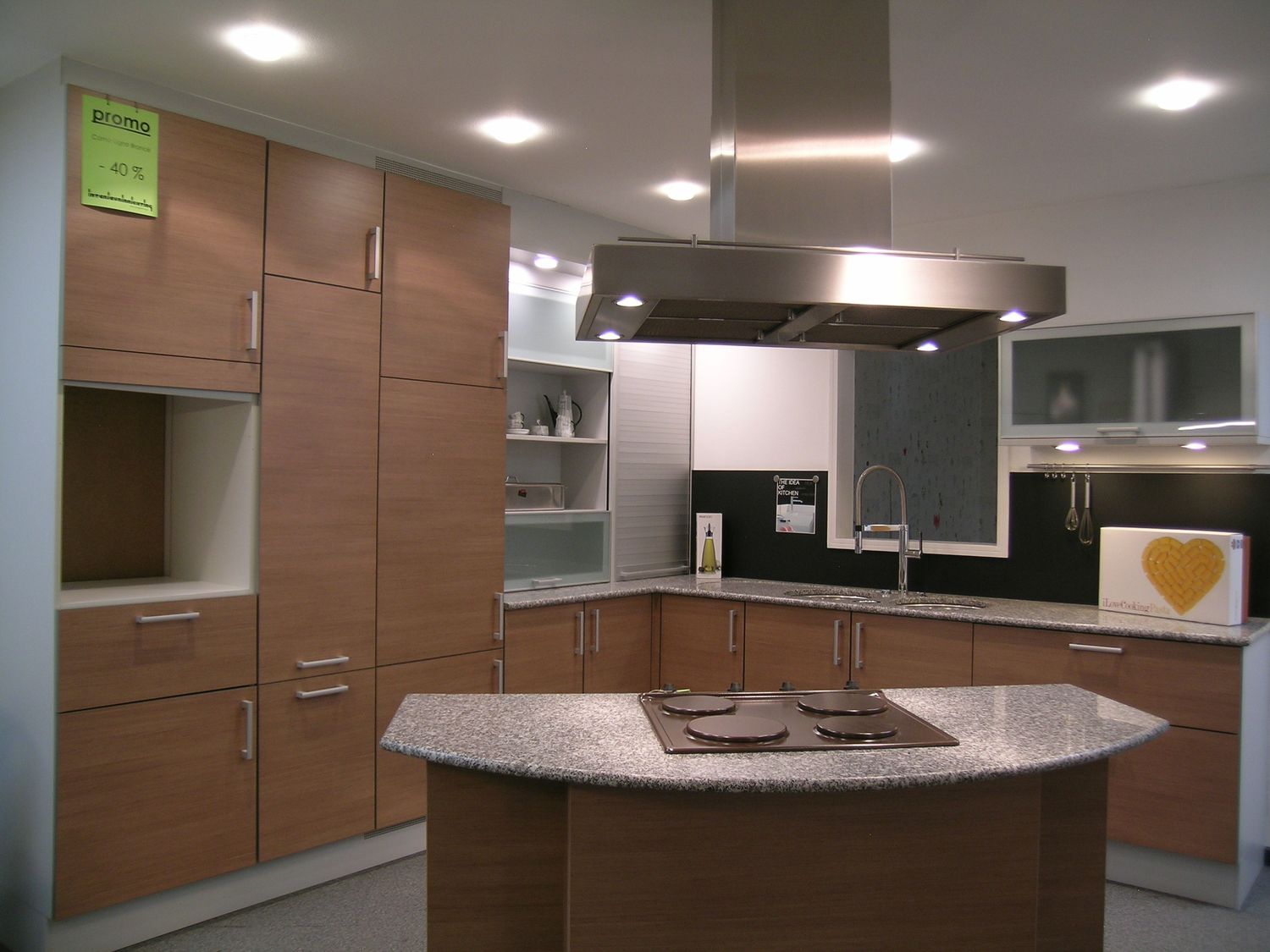 Keuken met grepen Ligno Broncé