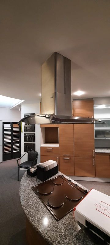 Toestellen: dampafzuiger eilandmodel Espace Pierre Roblin inox 90 cm breedte