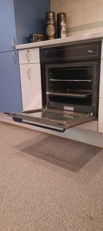 Toestellen: ovens: conventionele oven Pelgrim OST 980 Onyx-zwart