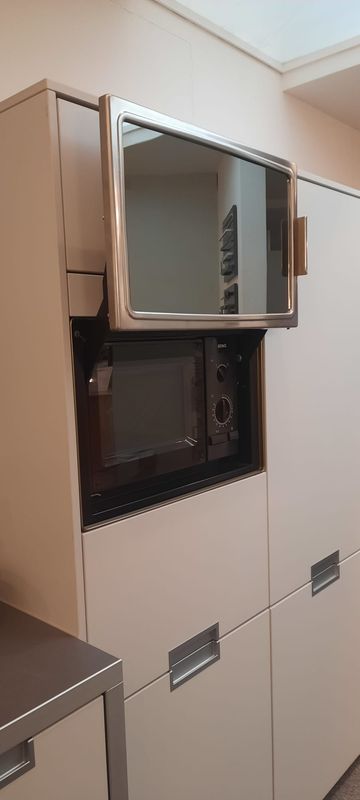 Toestellen: ovens: microgolfoven Atag MWK211  inox