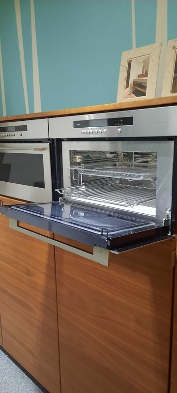 Toestellen: ovens: microgolfoven Atag MA3211C  inox
