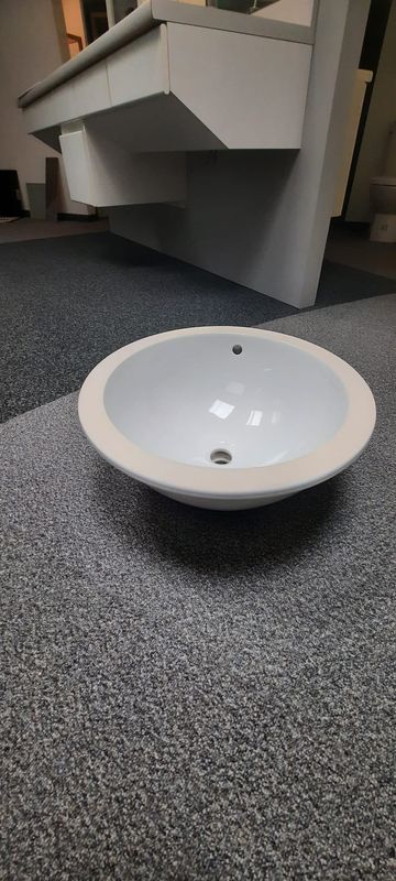 Sanitair: onderbouwlavabo porselein wit Villeroy &amp; Boch