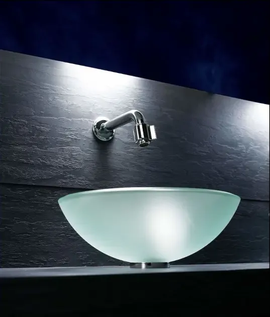 Sanitair: koudwaterkraan: wandmontage Hansa Nova chroom