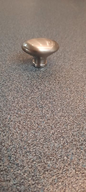 Meubelbeslag: knop ovaal inox 3-02