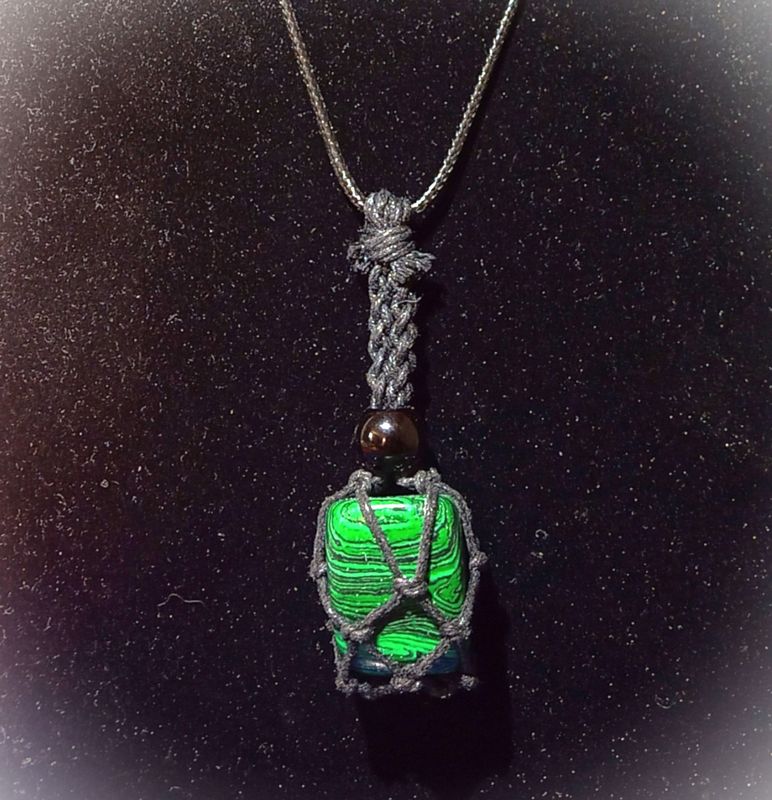 Collier cordon bohème pierre naturelle Malachite