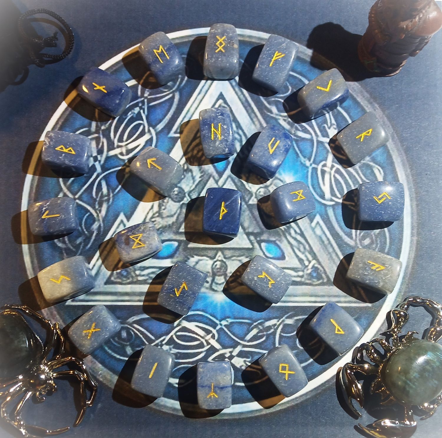 Set  24 Runes Aventurine Bleue Naturelle